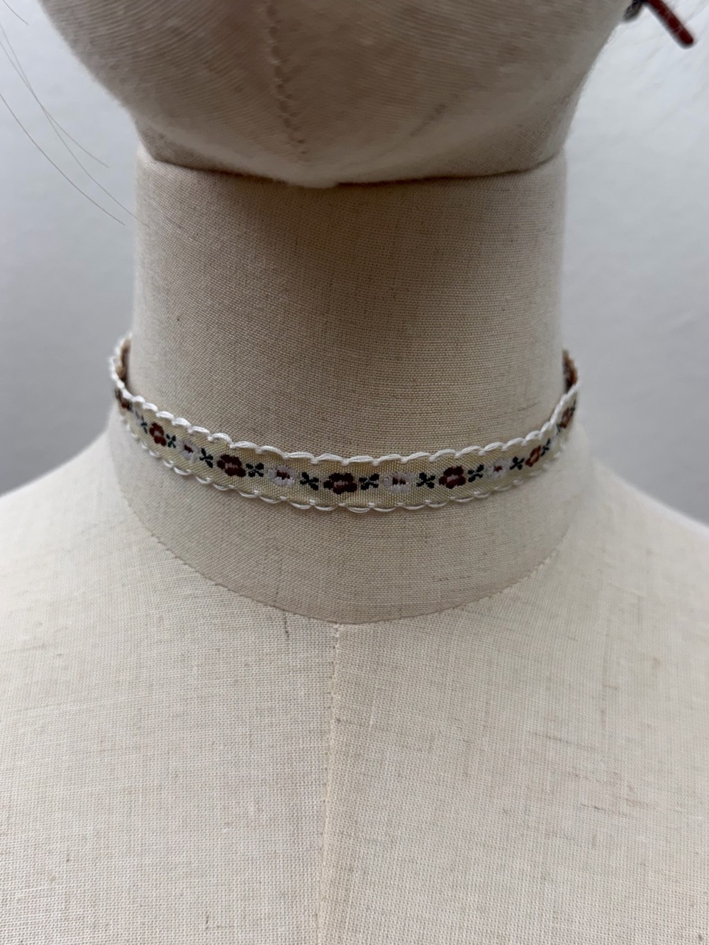 Cream Floral Ribbon Choker Necklace Brown Flower Cottagecore Adjustable